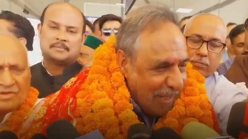 हिमाचल के कांगड़ा में कांग्रेस उम्मीदवार आनंद शर्मा का भव्य स्वागत, भाजपा पर साधा निशाना